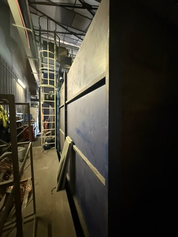 Grenailleuse automatique à charge suspendue traversante avec convoyeur aérien motorisé - Turbotecnica TC 10/20 8TR (2010)