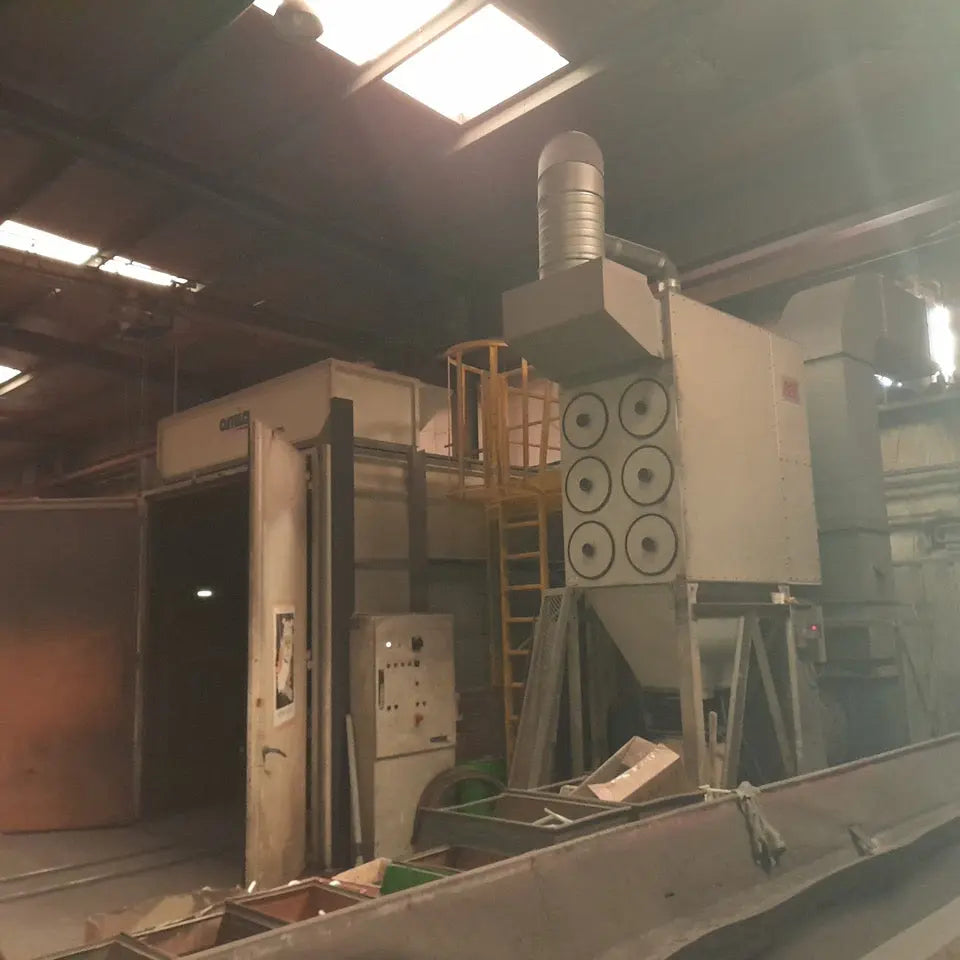 Cabine de grenaillage OMIA - Installation industrielle - Très bon état BGCOMAGENCY
