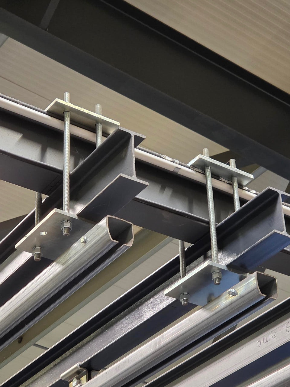Chaîne complète de thermolaquage – capacités 5 m (L) × 2,5 m (H) – OMIA (FR) + monobain “IS – TORAN”