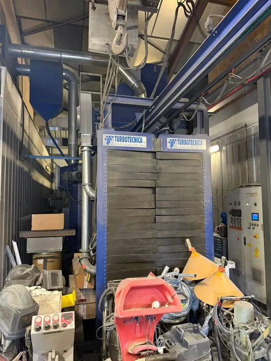 Grenailleuse automatique à charge suspendue traversante avec convoyeur aérien motorisé - Turbotecnica TC 10/20 8TR (2010) BGCOMAGENCY