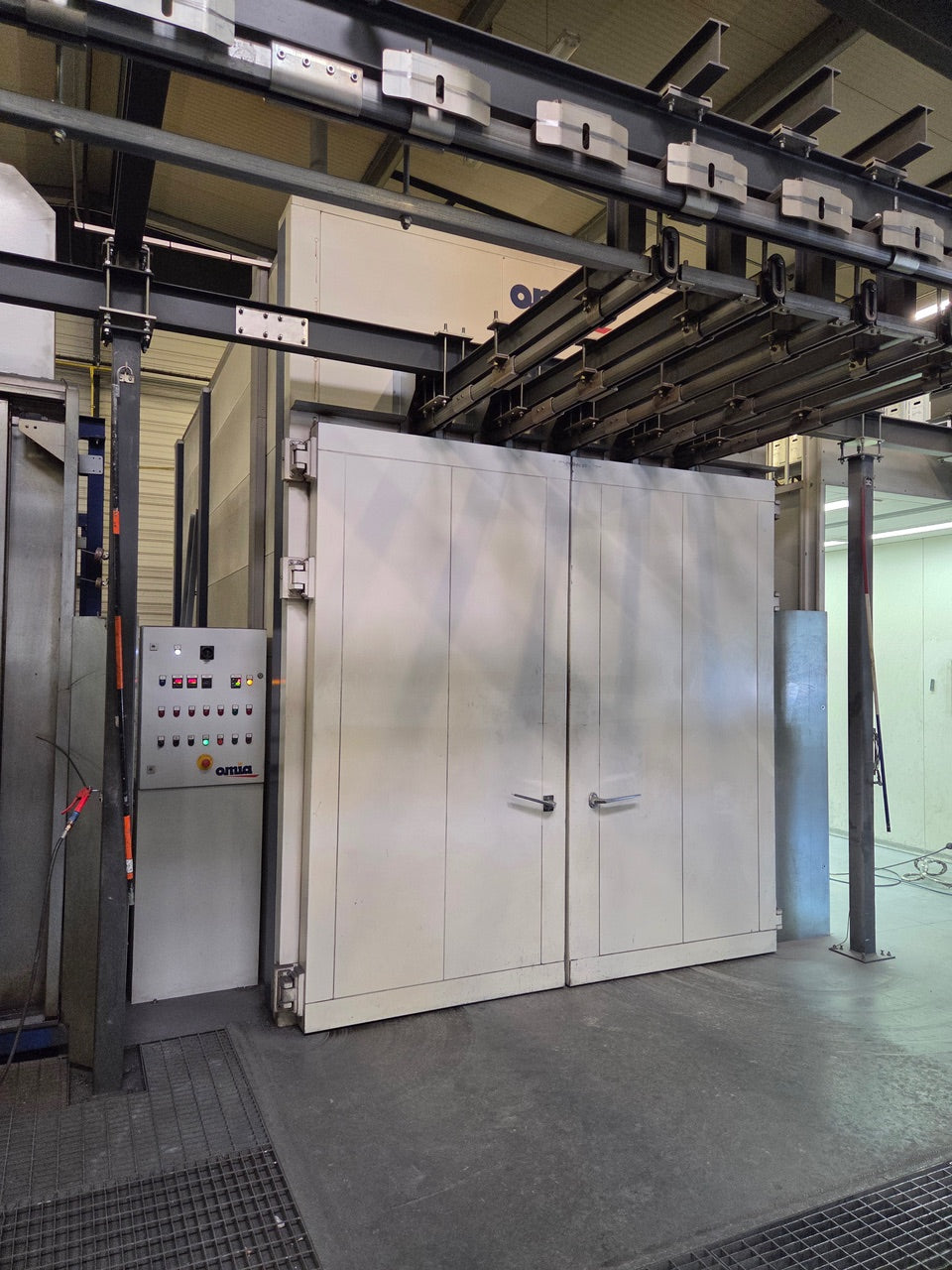 Chaîne complète de thermolaquage – capacités 5 m (L) × 2,5 m (H) – OMIA (FR) + monobain “IS – TORAN”