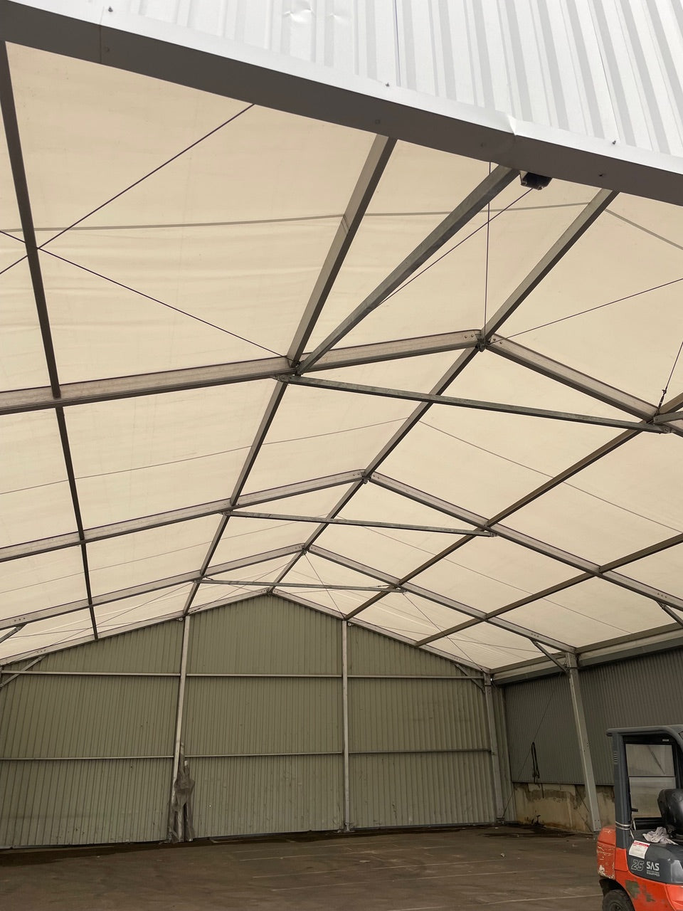 Chapiteau industriel rigide - 20x15 m - 300m2