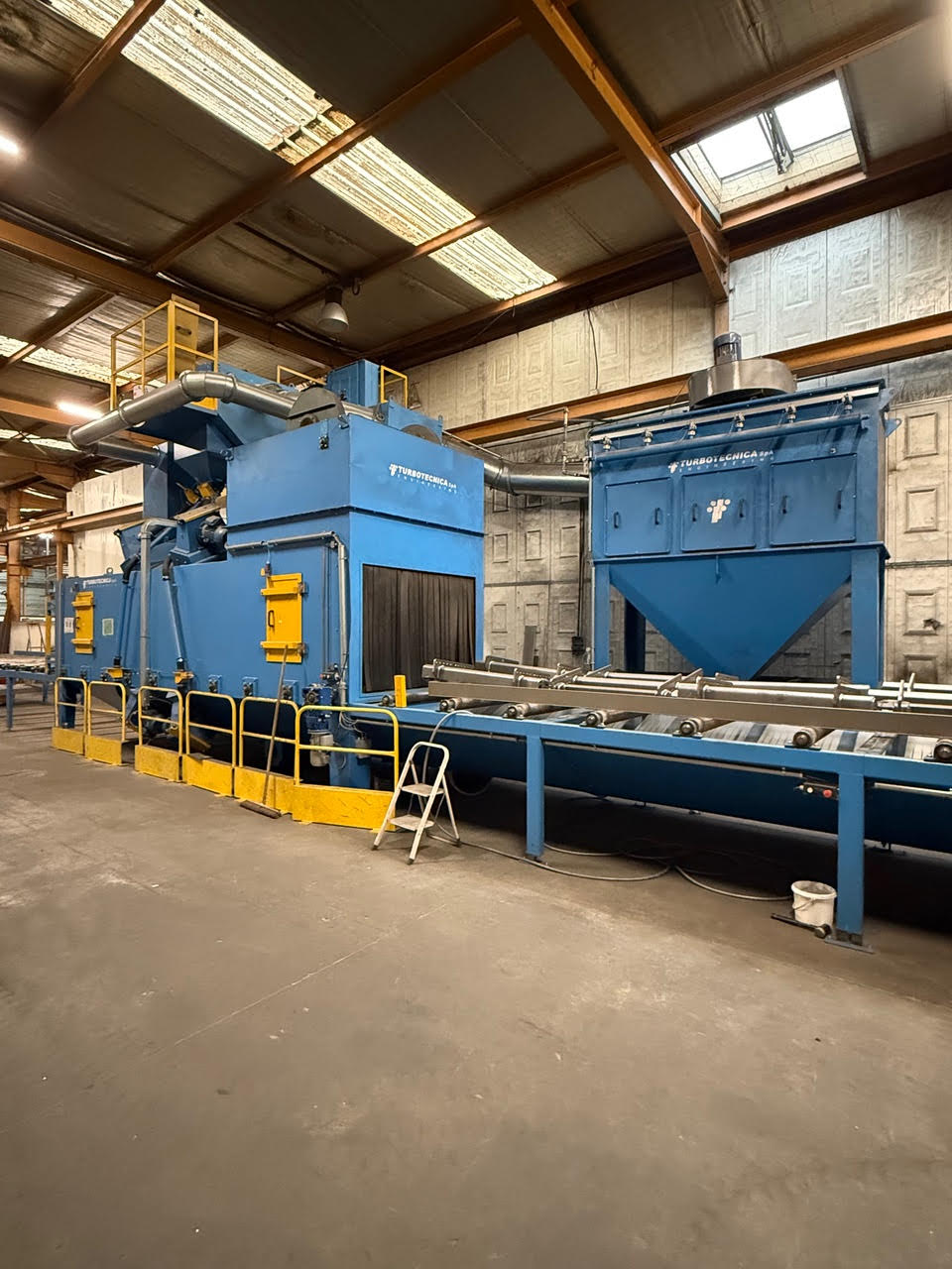 Grenailleuse automatique à rouleaux – TURBOTECNICA – Occasion récente (4 ans)