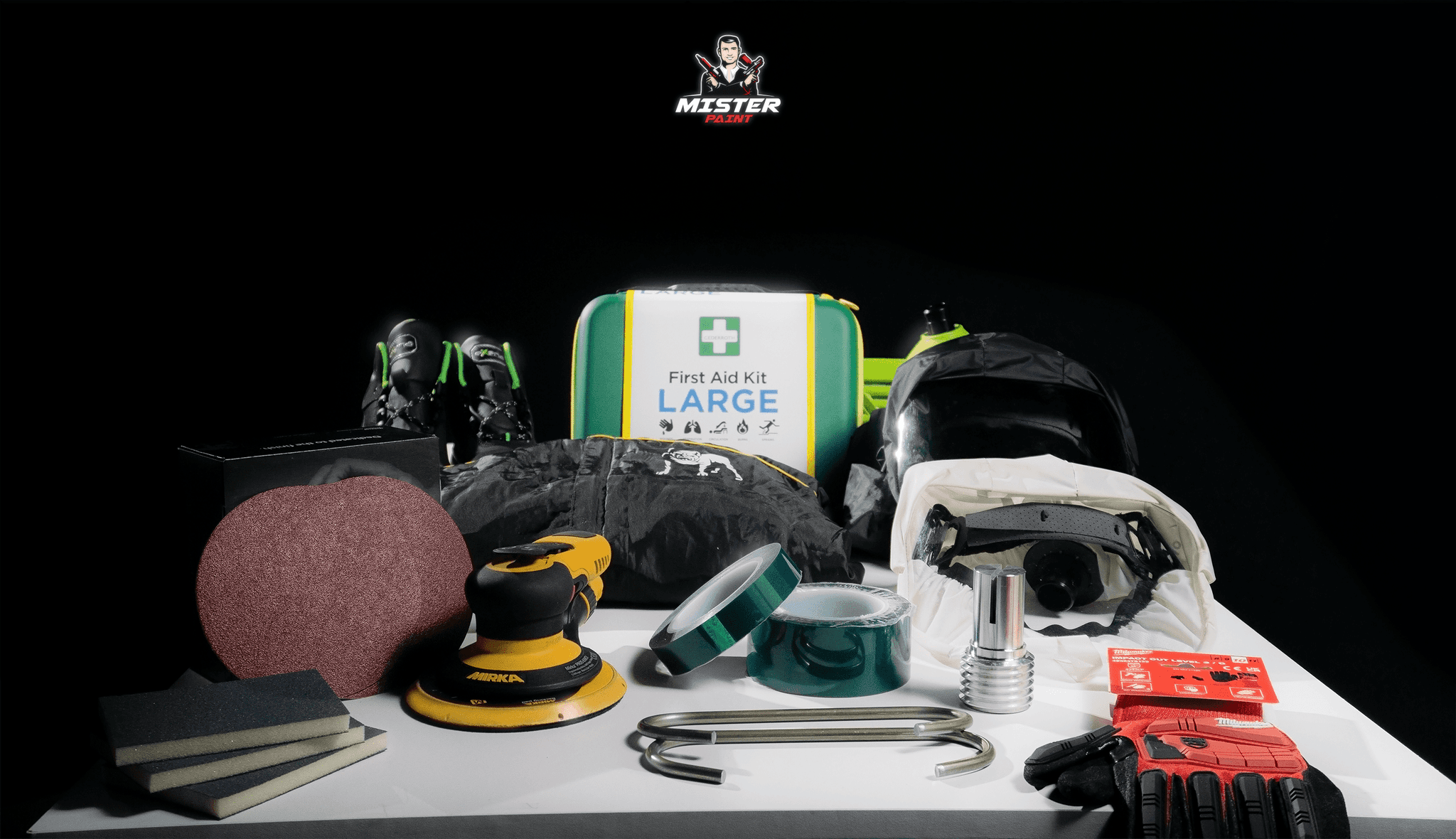 Équipement complet de protection et outils pour spécialiste thermolaquage professionnel sur fond noir