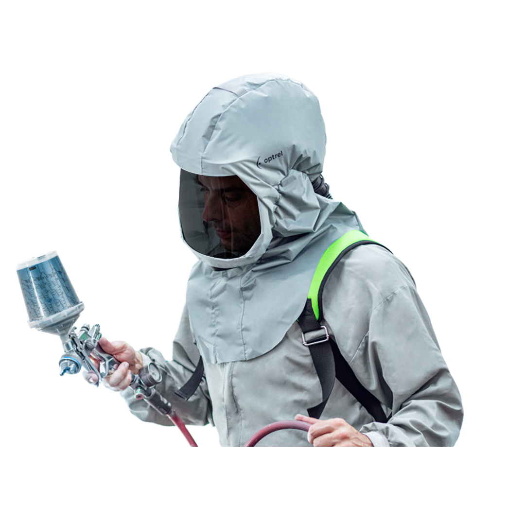 Opérateur industriel portant un équipement de protection complet EPI pour opérateur industriel avec masque et combinaison