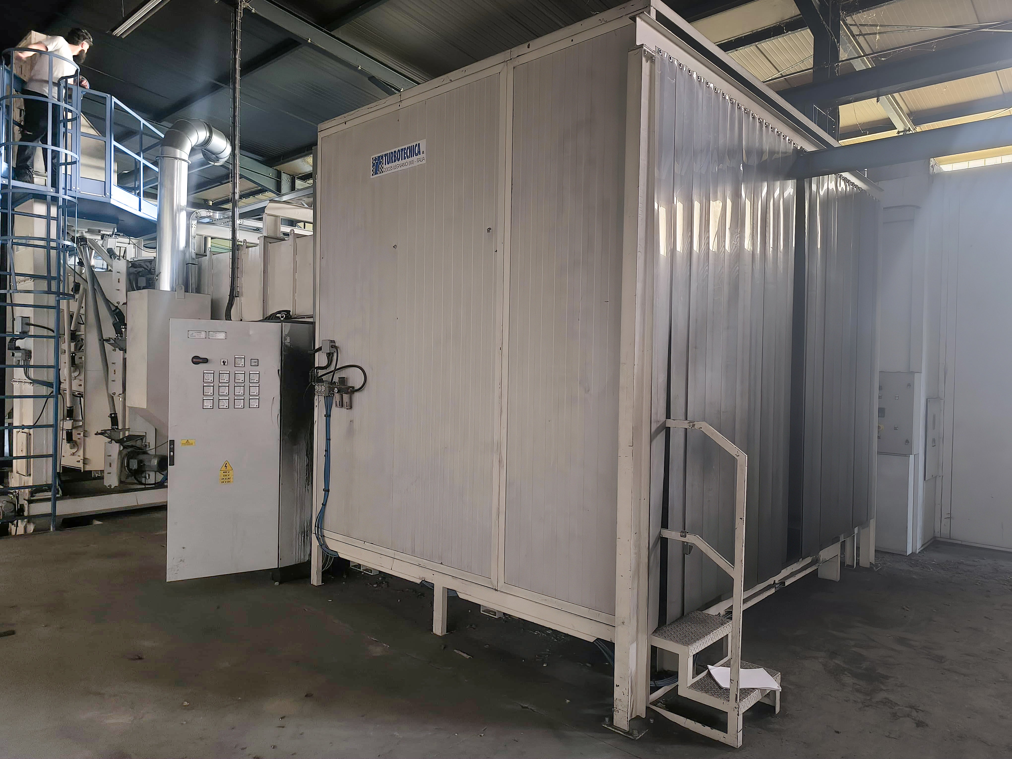 Grenailleuse automatique à charge suspendue traversante TURBOTECHNICA