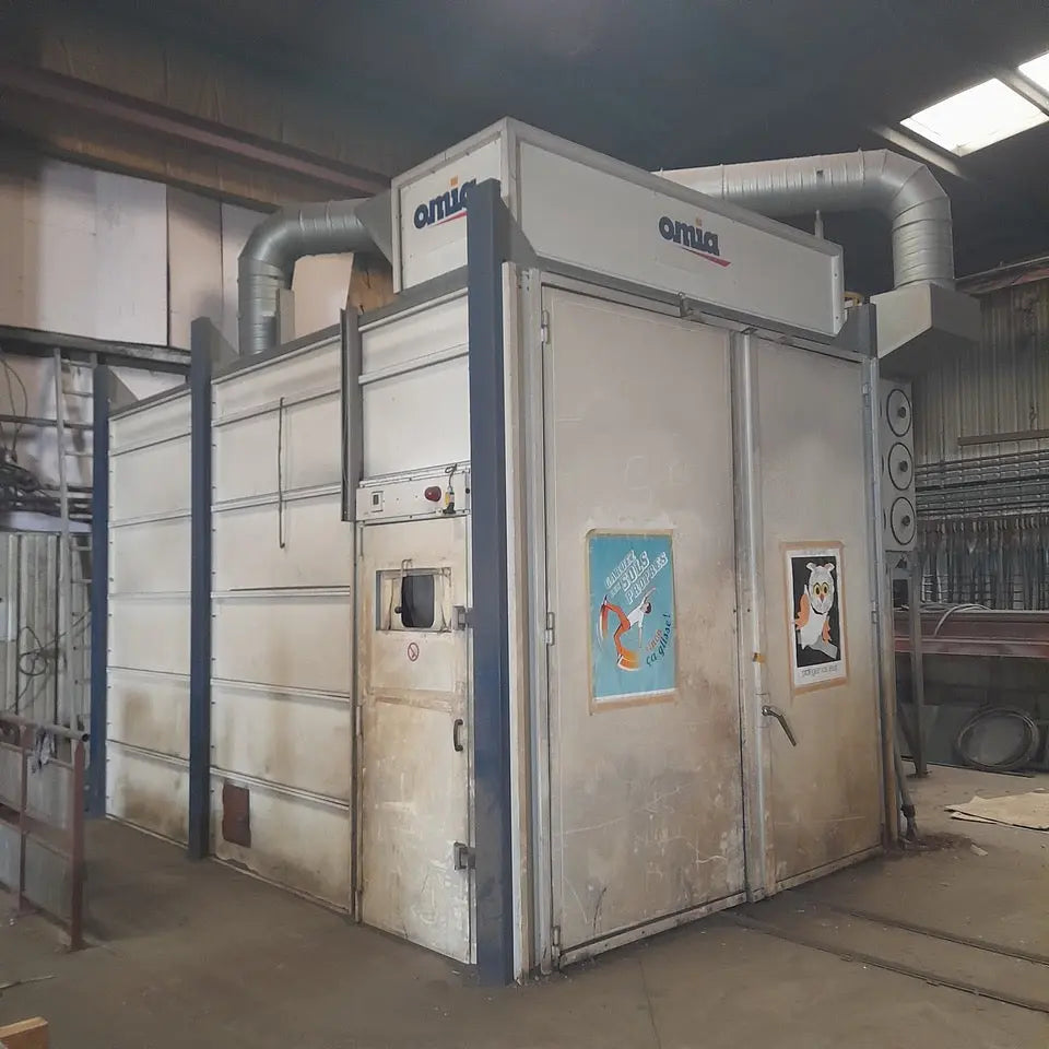 Cabine de grenaillage OMIA - Installation industrielle - Très bon état BGCOMAGENCY