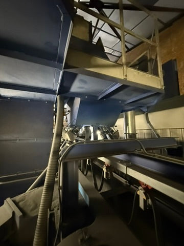 Grenailleuse automatique à charge suspendue traversante avec convoyeur aérien motorisé - Turbotecnica TC 10/20 8TR (2010)