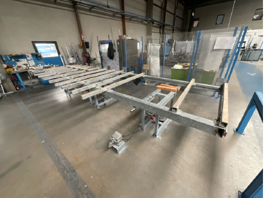 Table de montage basculante - 6 000 mm - Occasion