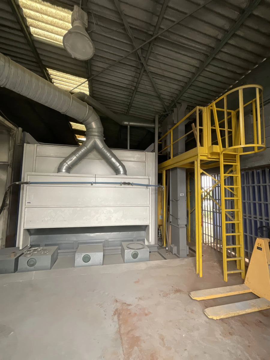 Cabine de sablage / grenaillage OMIA – Box 7 m BGCOMAGENCY